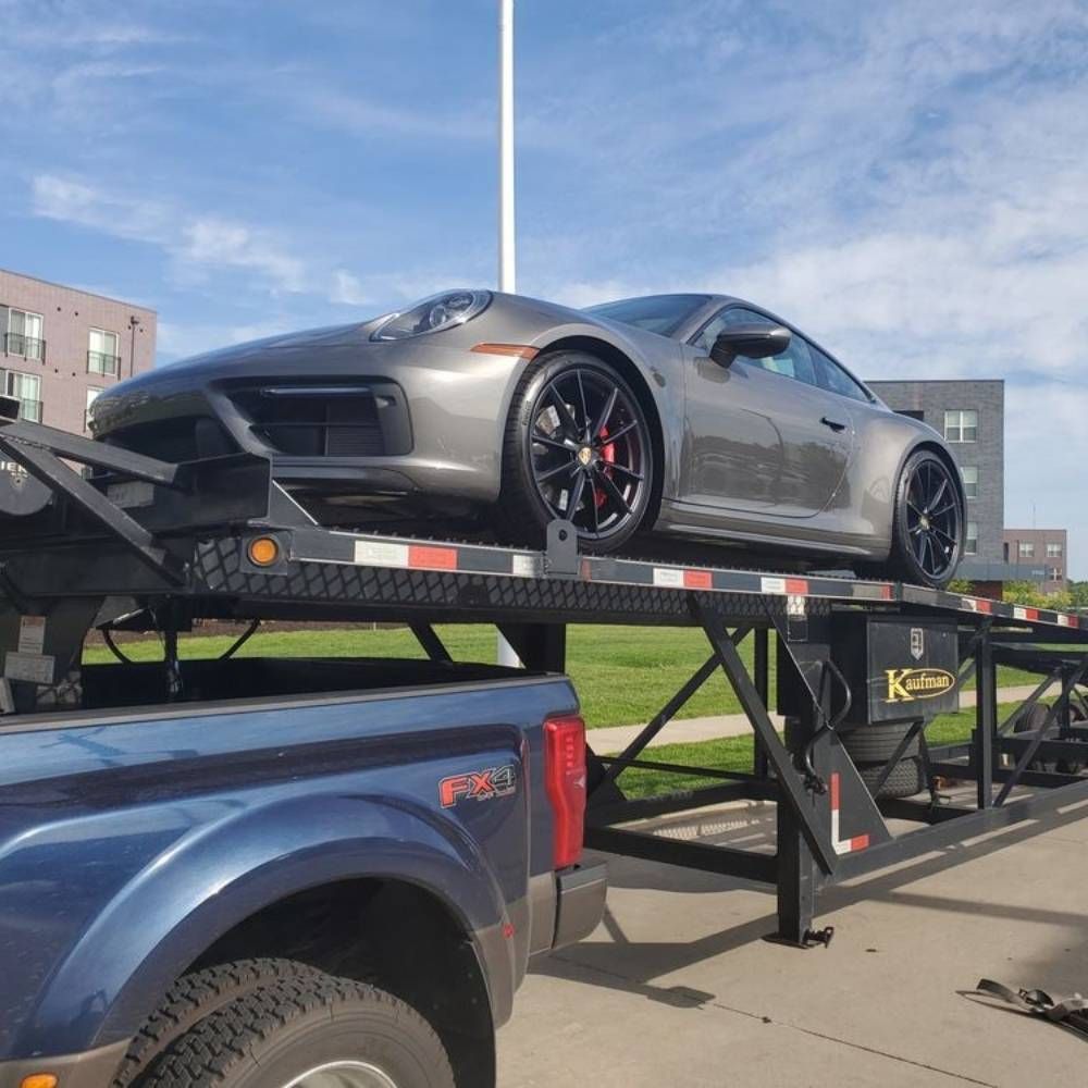 Single-Level Porsche Carrier - Royal Auto Ship