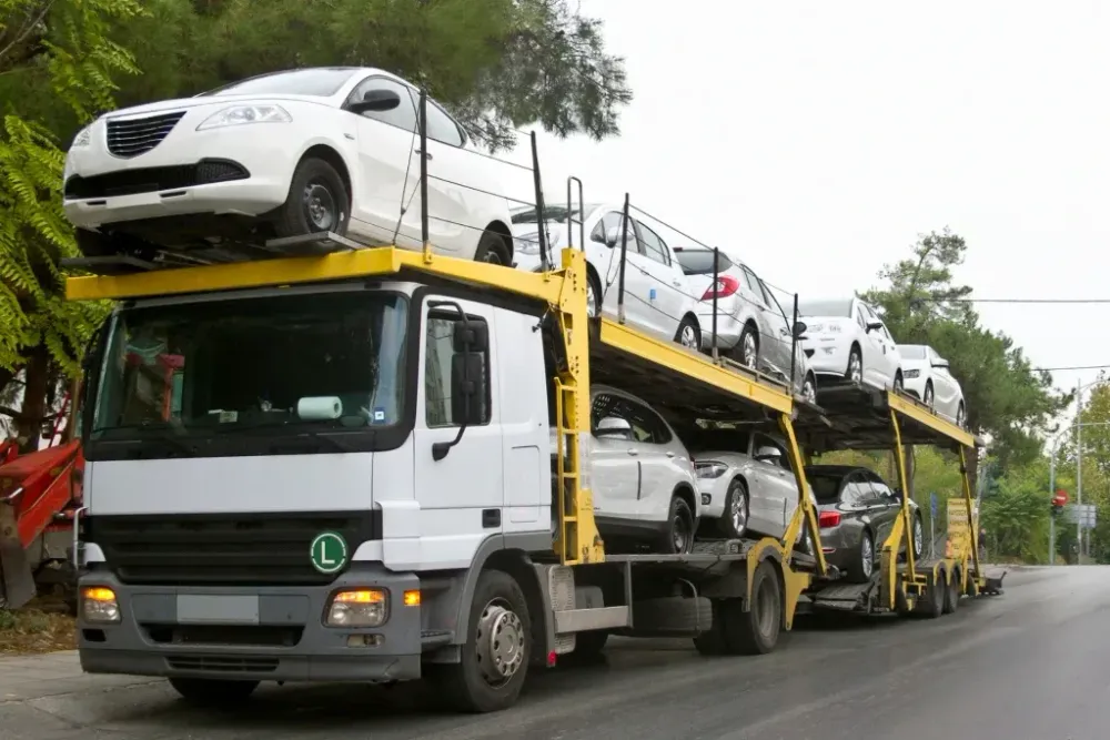 7 Key Factors for Choosing the Best Vehicle Shipper